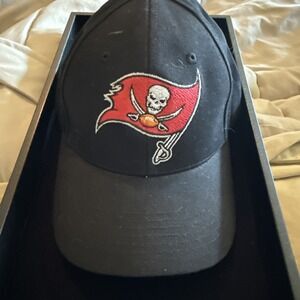 Tampa Bay Buccaneers NFL Black Cap Junior Bucs Adjustable Embroidered Logo 3995